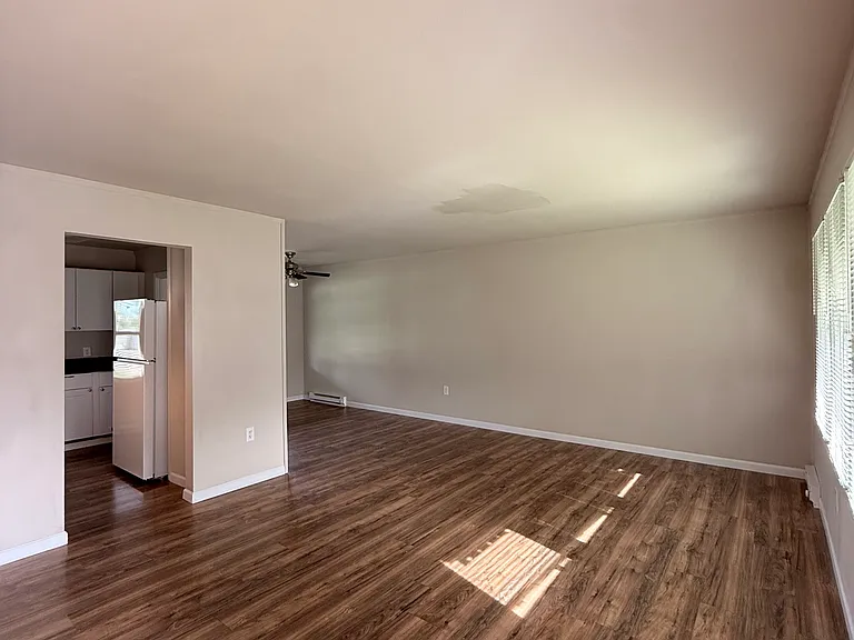 1520 Mahan Ave — Photo 3