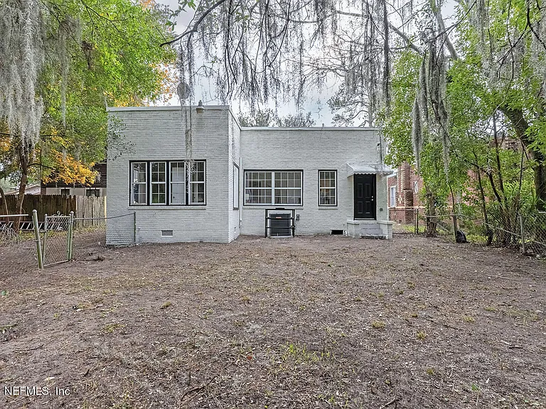 325 Alder St — Photo 45