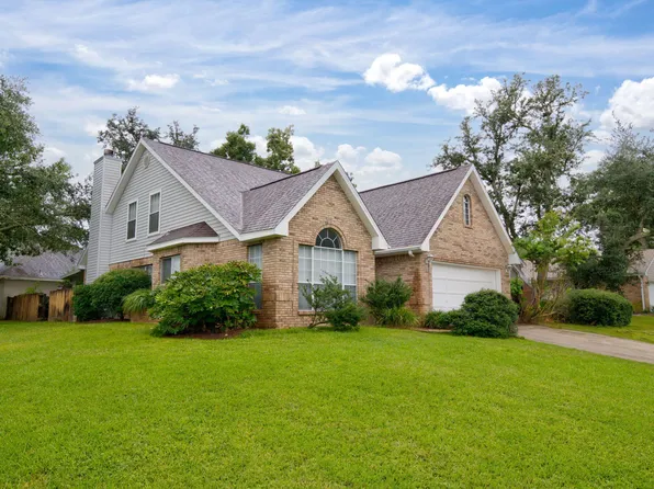 2812 Lee Trevino Ct, Shalimar, FL 32579