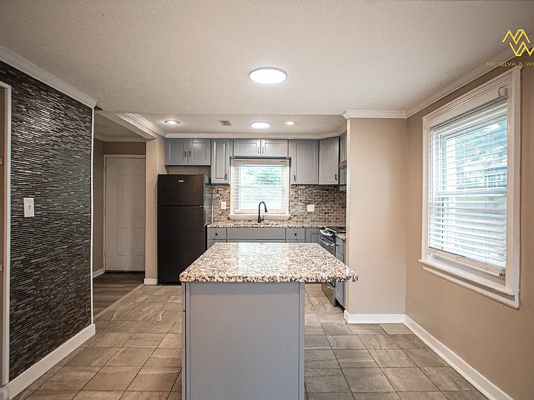6315 S Benton Ave — Photo 8