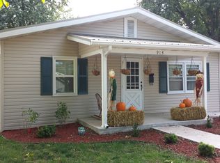 913 S Spring St, Palmyra, MO 63461