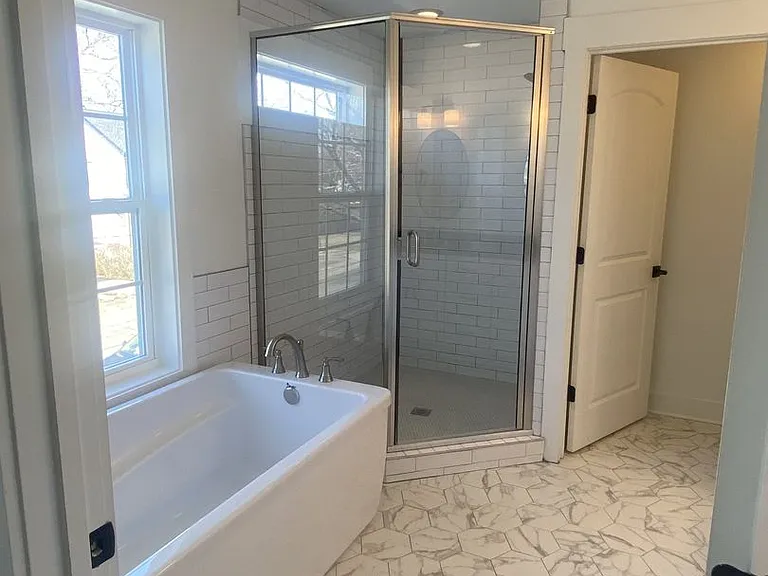 2409 Alameda St — Photo 8