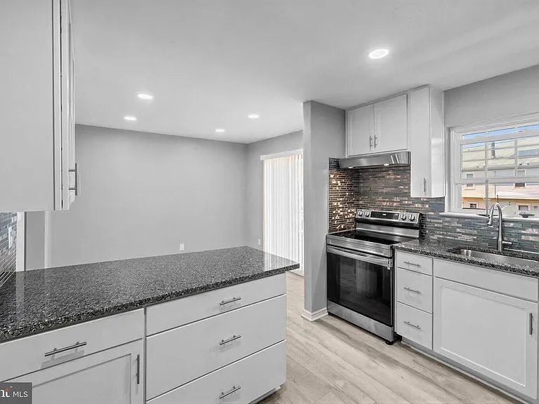 743 Saint Michaels Dr — Photo 6