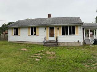 31 Charles St, Swansea, MA 02777