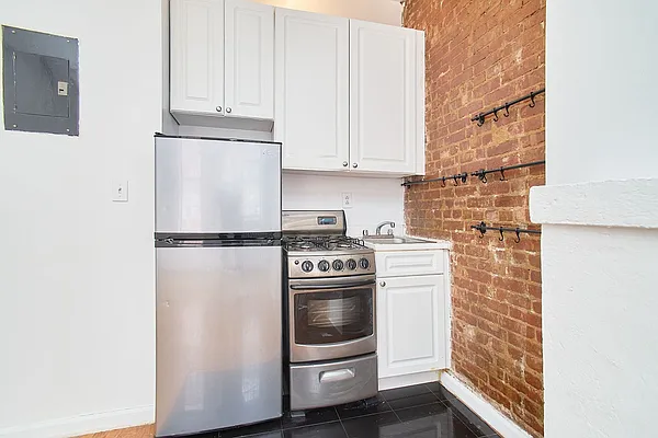 Rented by REAL New York | media 16