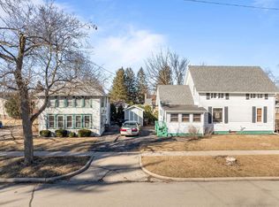 711 Ann St, Lake Geneva, WI 53147