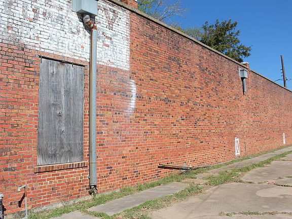 3rd image of 113 Chiz St