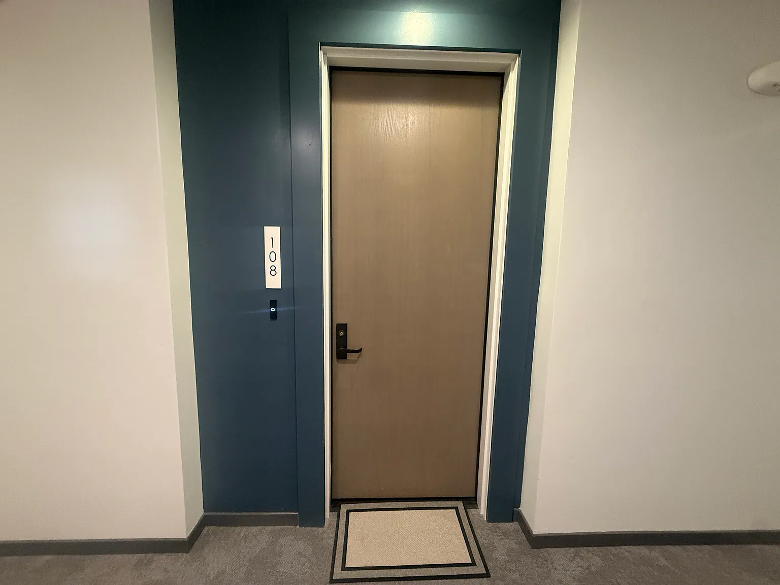 1 bed, 692 sqft, $1,995 — Photo 2