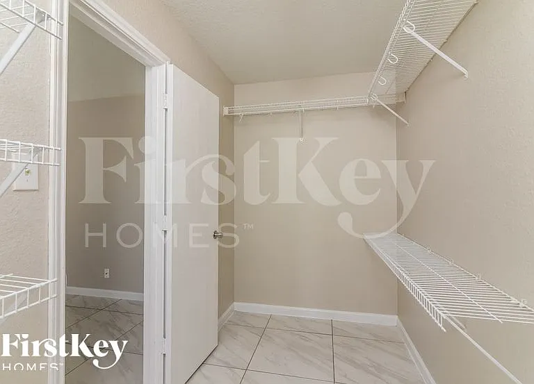 8019 Abbotts Pointe — Photo 9