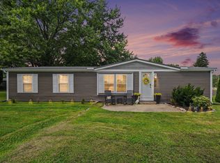 100 W Dutch St, Wolcottville, IN 46795