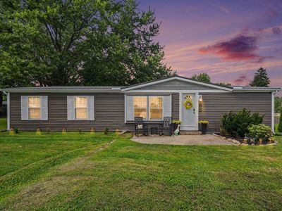 100 W Dutch St, Wolcottville, IN, 46795
