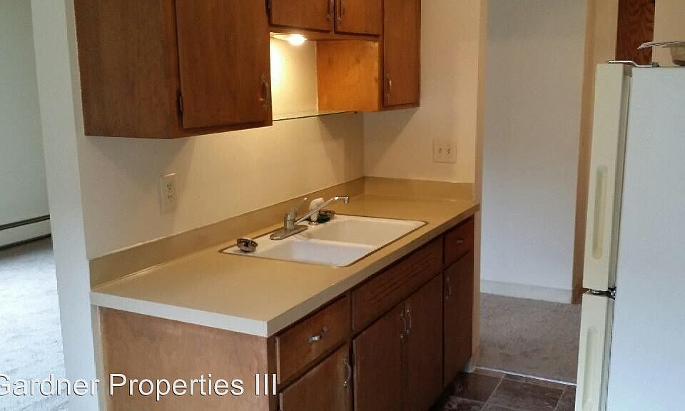 1st image of 1709 S Ferry St APT 101