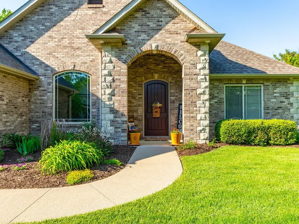 5207 Thornbrook Pkwy, Columbia, MO 65203