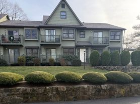 462 Glendale Ave, Bridgeport, CT