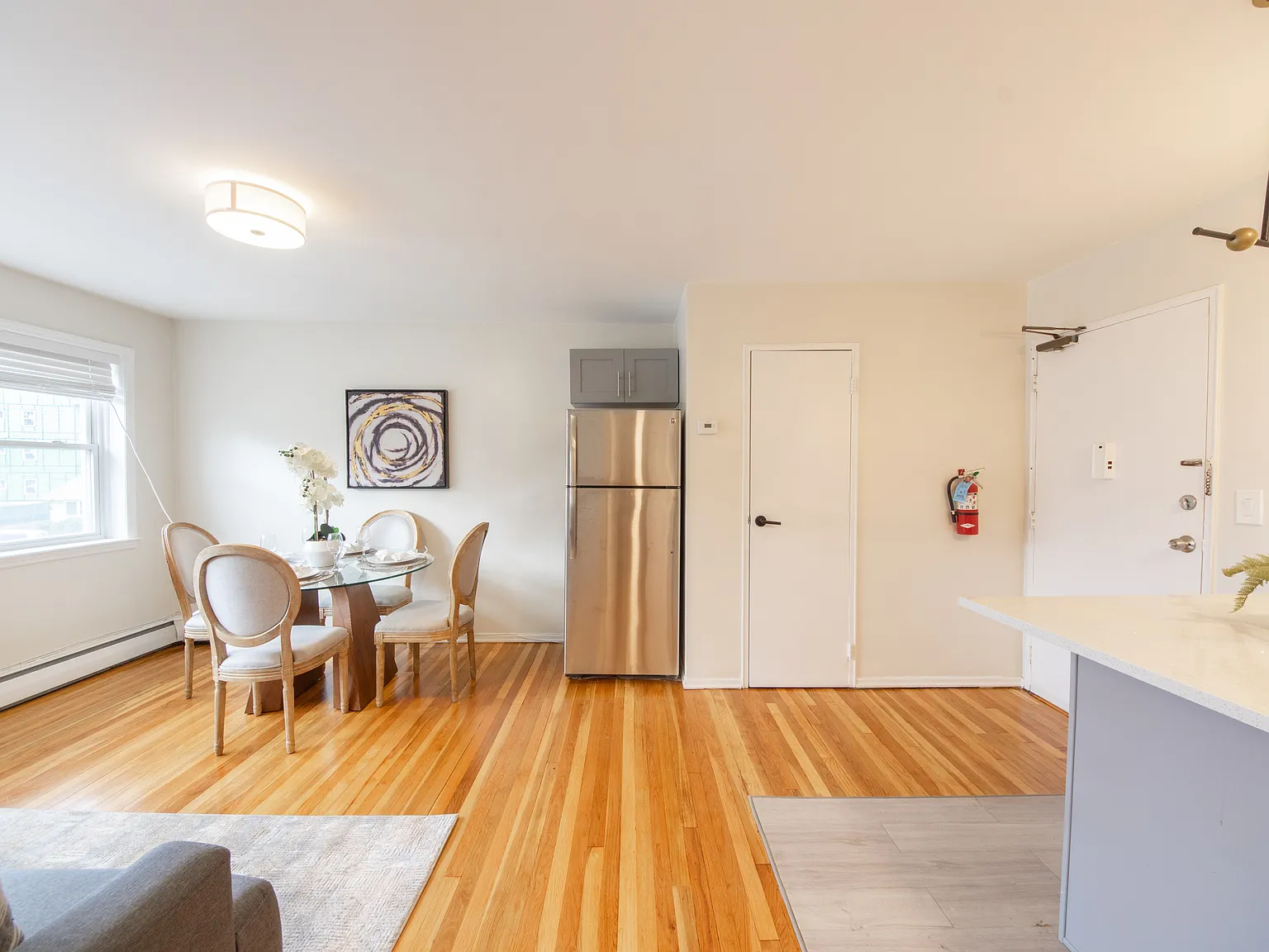 Pine Street Apartments — Photo 3
