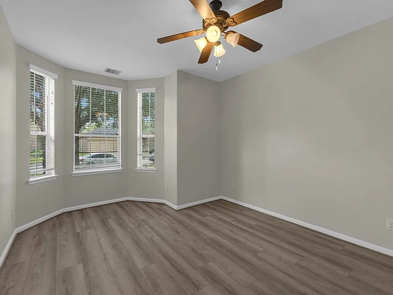 1922 Vale Haven Dr — Photo 15