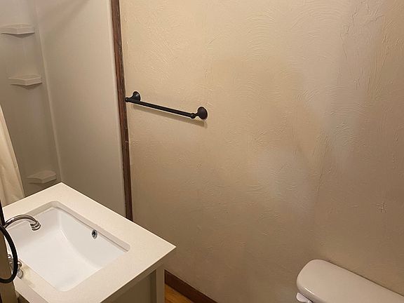 5th image of 709 W 9th Ave