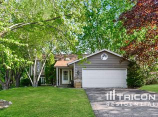 5752 W 134th St, Savage, MN 55378