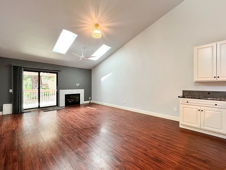 39 Fountain Grove Cir — Photo 11