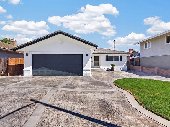 2nd image of 2119 Debbie Ln