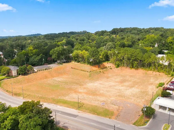 624 Gunter Ave, Guntersville, AL 35976