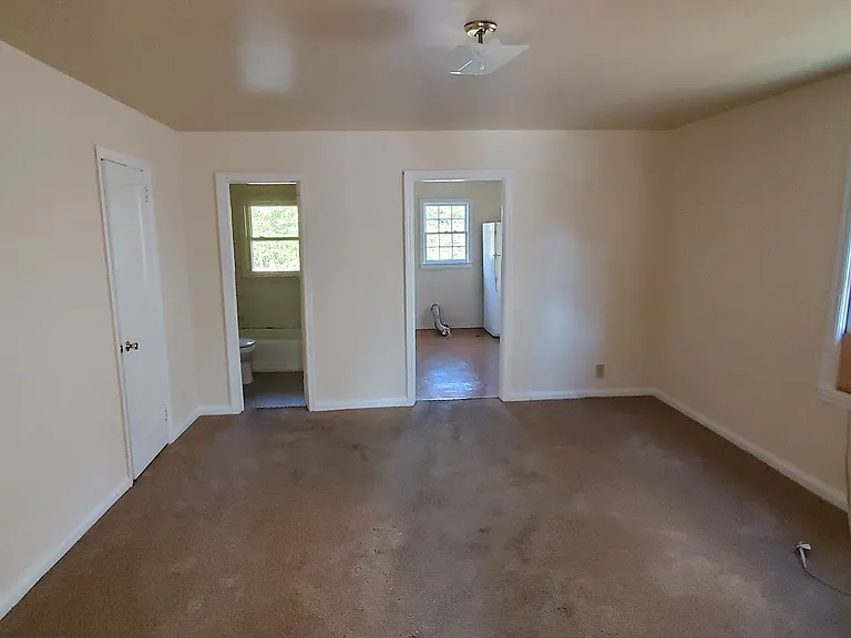 4404 Trinity Ave — Photo 3