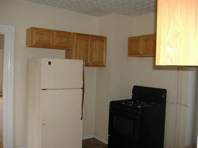 3 bed, $1,600 — Photo 4