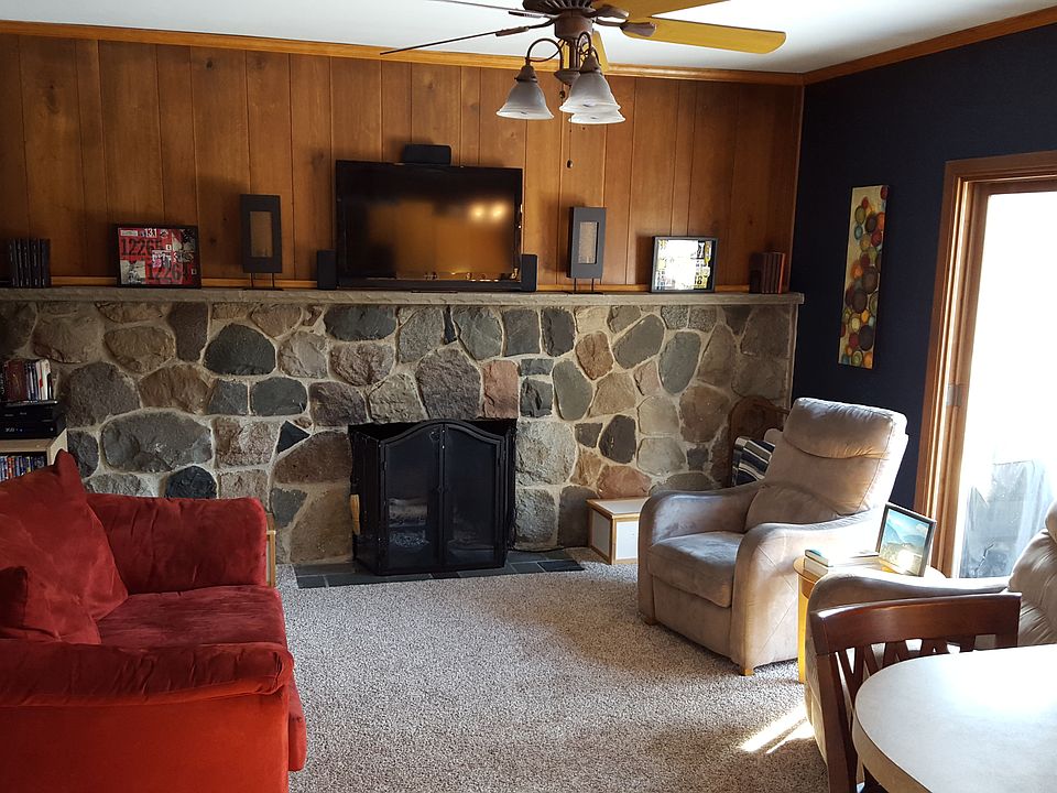 1st image of 670 Ashburnham St
