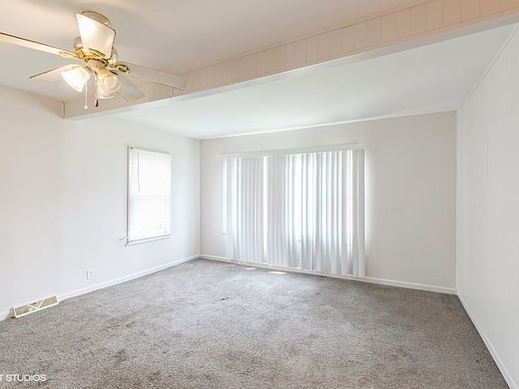 5th image of 552 Freeland Ave