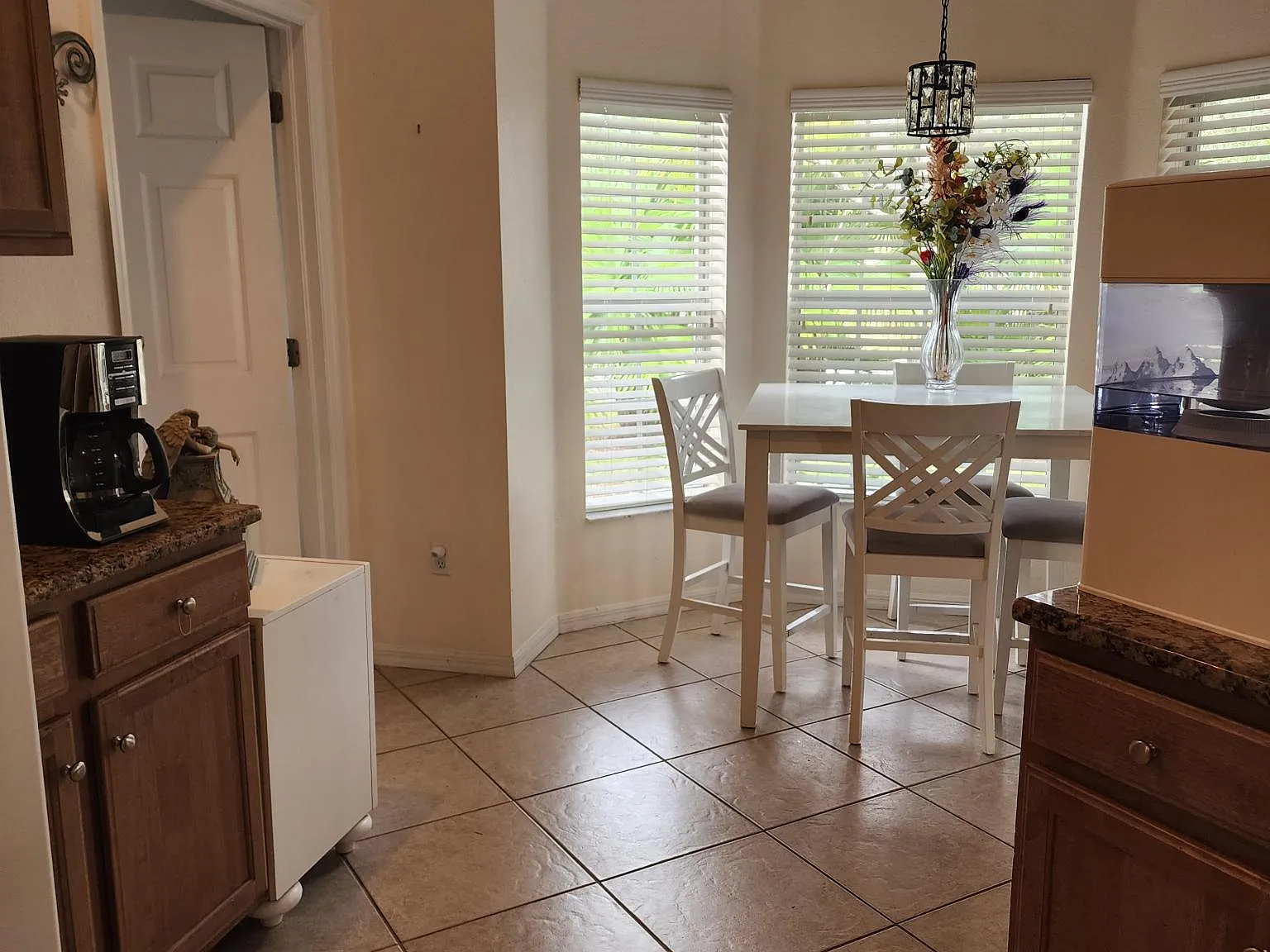 2704 Heron Lake Dr — Photo 4