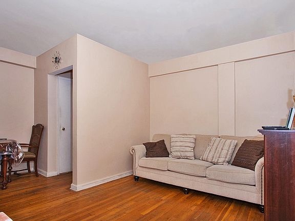 3rd image of 2615 Kennedy Blvd APT 306