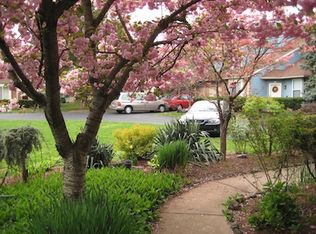 40 Driftwood Dr, Somerset, NJ