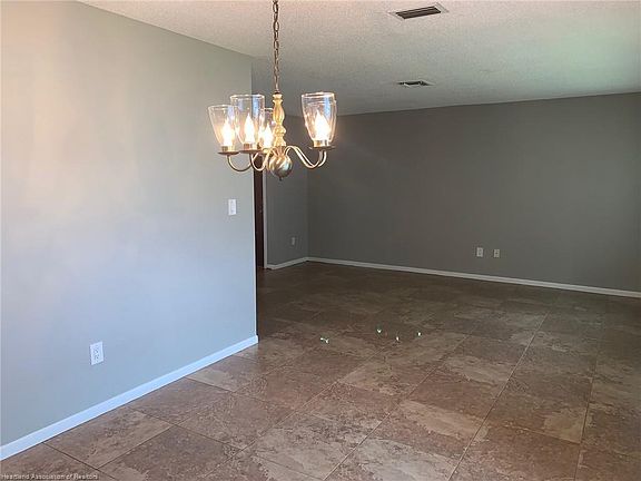 4th image of 2735 Orange Grove Dr