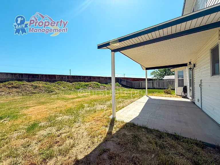 16042 N Saint Helens Dr — Photo 32