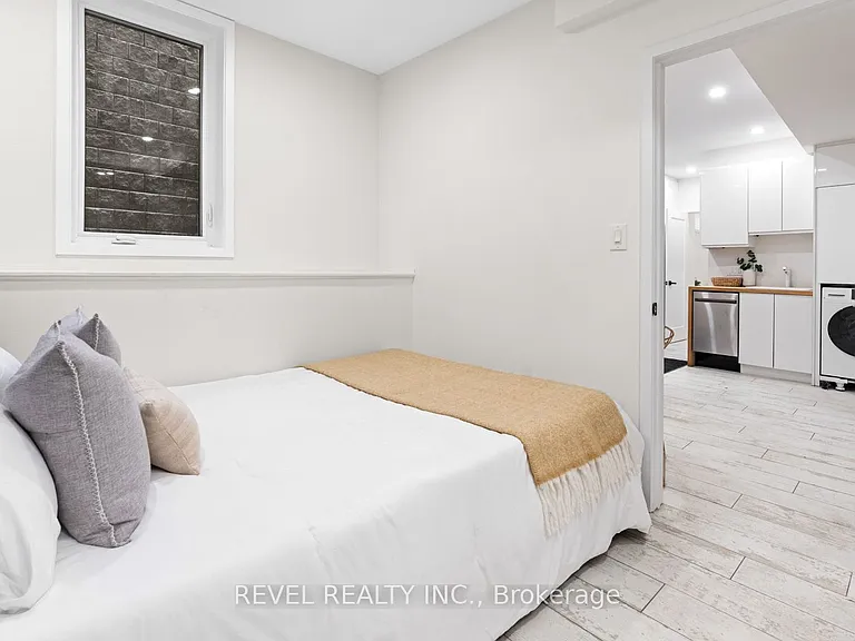 89 Foxley St #LOWER — Photo 7