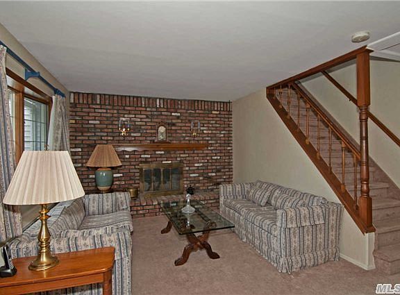 3rd image of 624 N Briarwood Ave