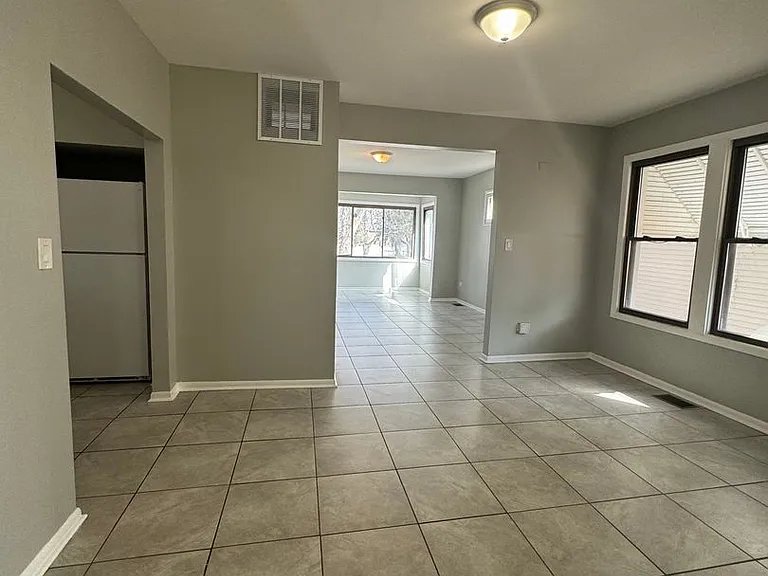 768 Greenbay Ave — Photo 3