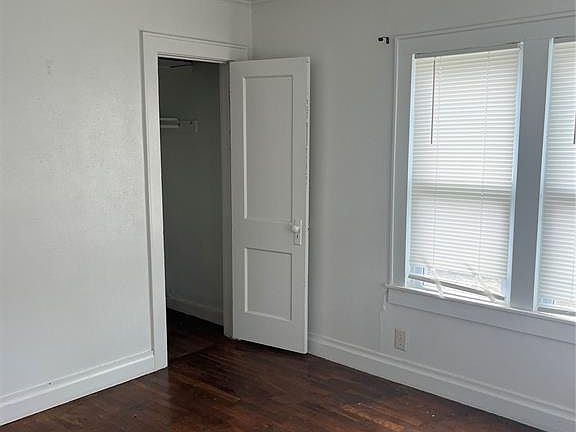 4th image of 1315 N Louisa Ave