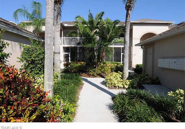 1st image of 26150 Clarkston Dr #104