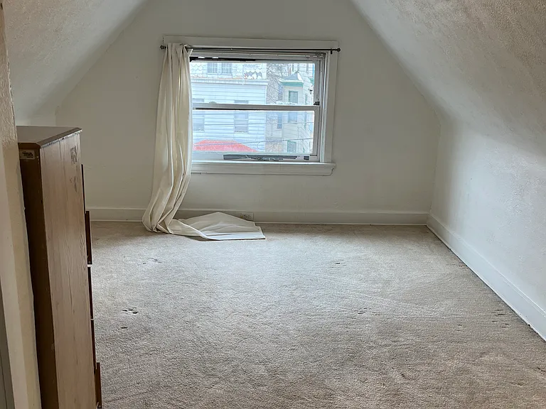 313 E University Ave — Photo 18