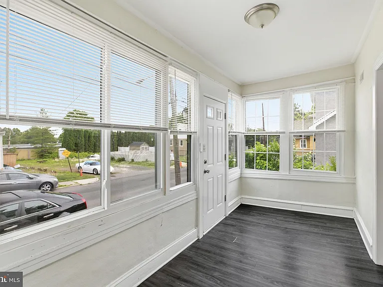 820 Greenhill Rd — Photo 3