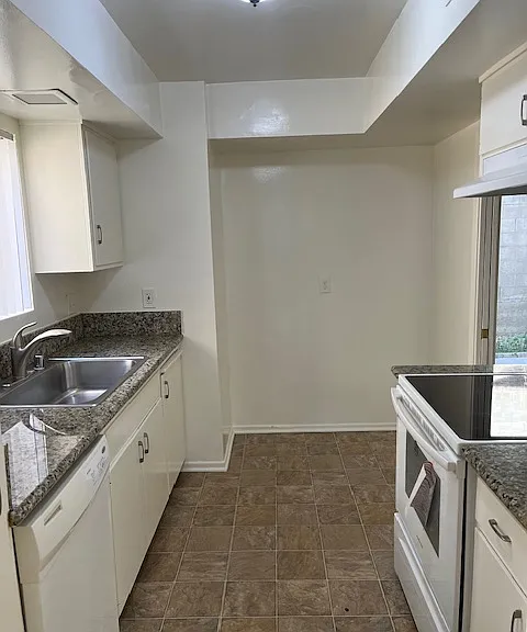 1835 W Malvern Ave — Photo 4