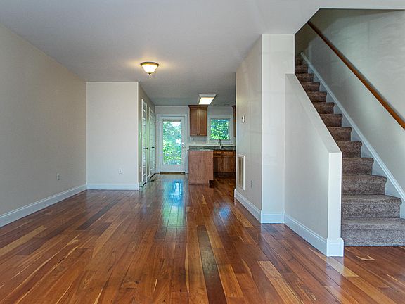3rd image of 21 Lexington Ave #21