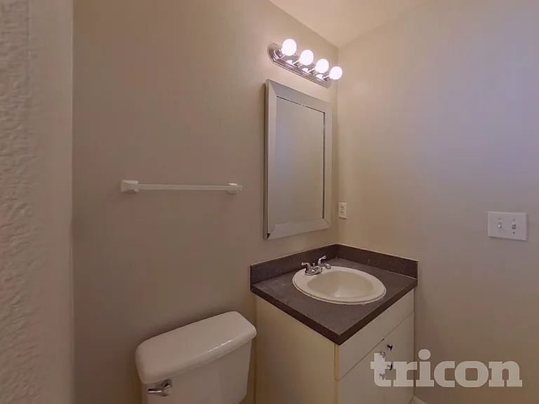 400 Cocoa Ct — Photo 17
