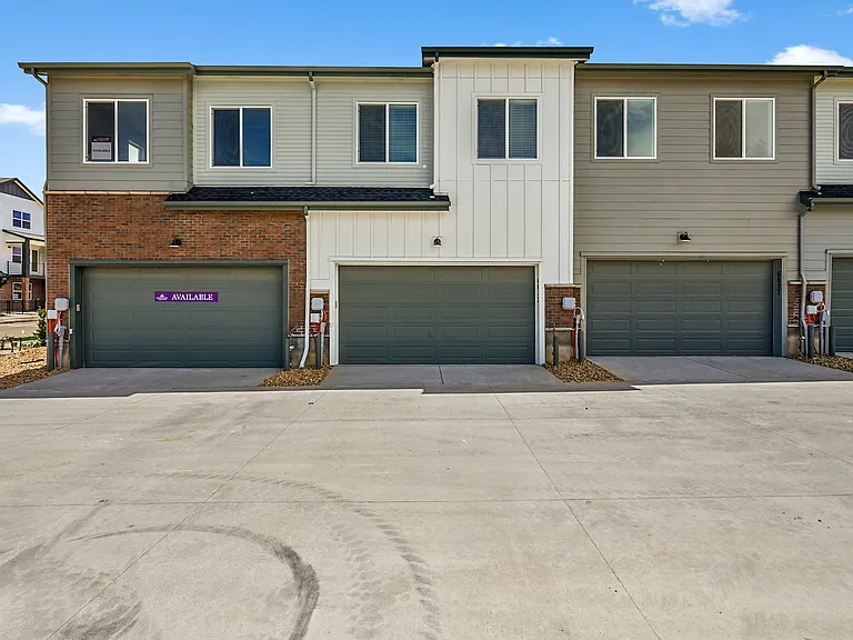 6817 Huddersfield Ln — Photo 23