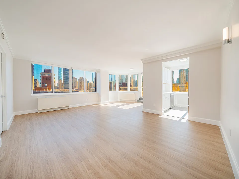 140 Riverside Blvd #2601