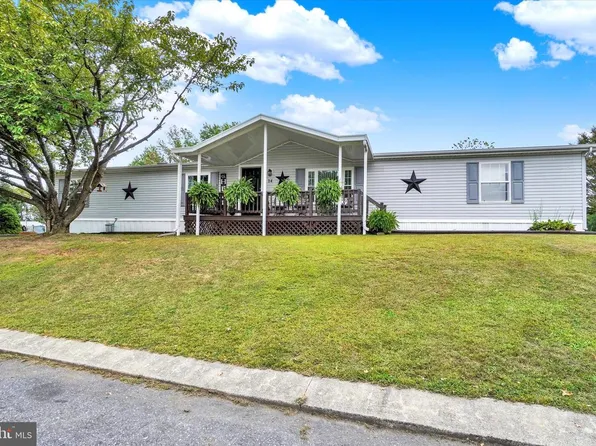 14 Spruce Ln, Manchester, PA 17345