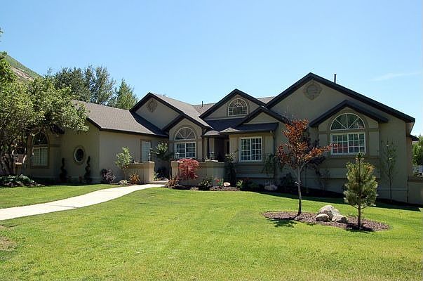 1st image of 11924 S Brookglen Dr
