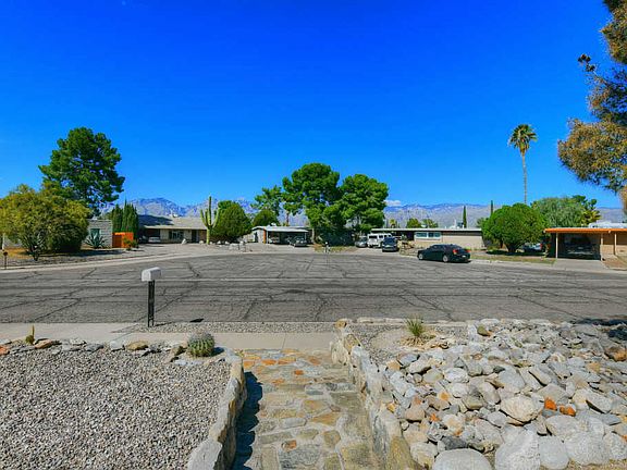 3rd image of 8532 E Calle Bolivar