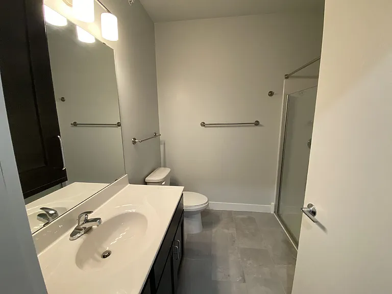 3325 E 52nd St #203 — Photo 19